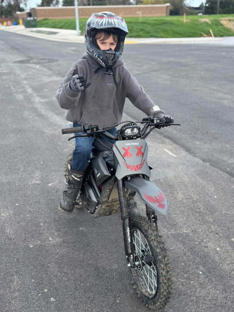 electric-dirt-bike-for-kids-01
