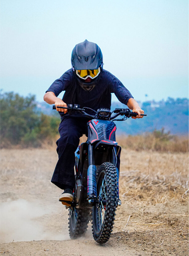 EM-5-Pro-—-Performance-Riding